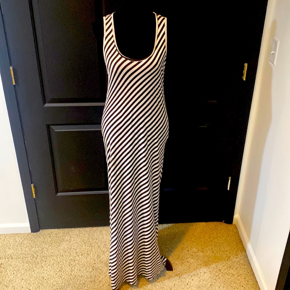 Tammy Mars Floor Length unlined T-Shirt dress. Size L